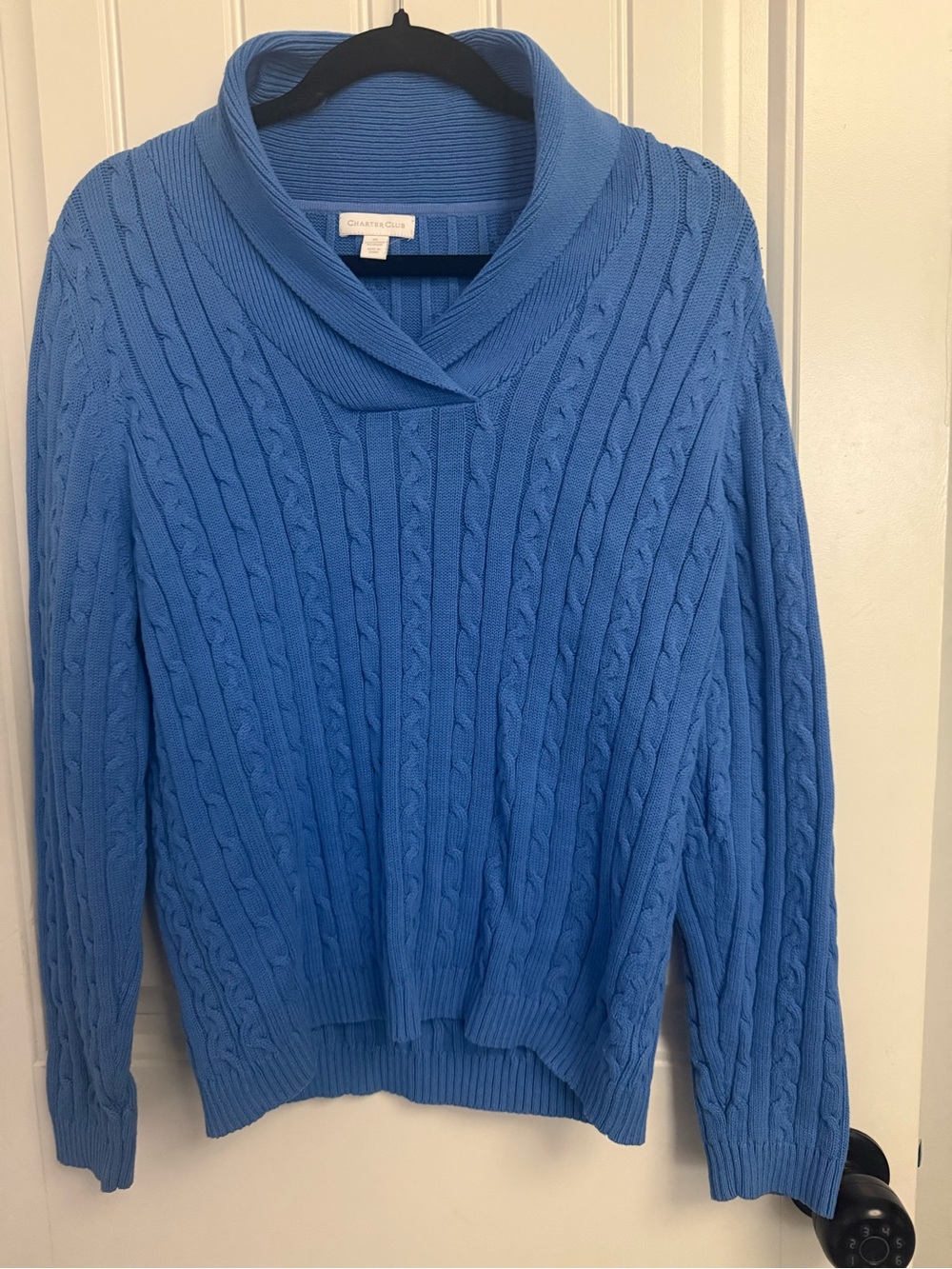 Women’s Blue Cable-Knit V-neck Sweater